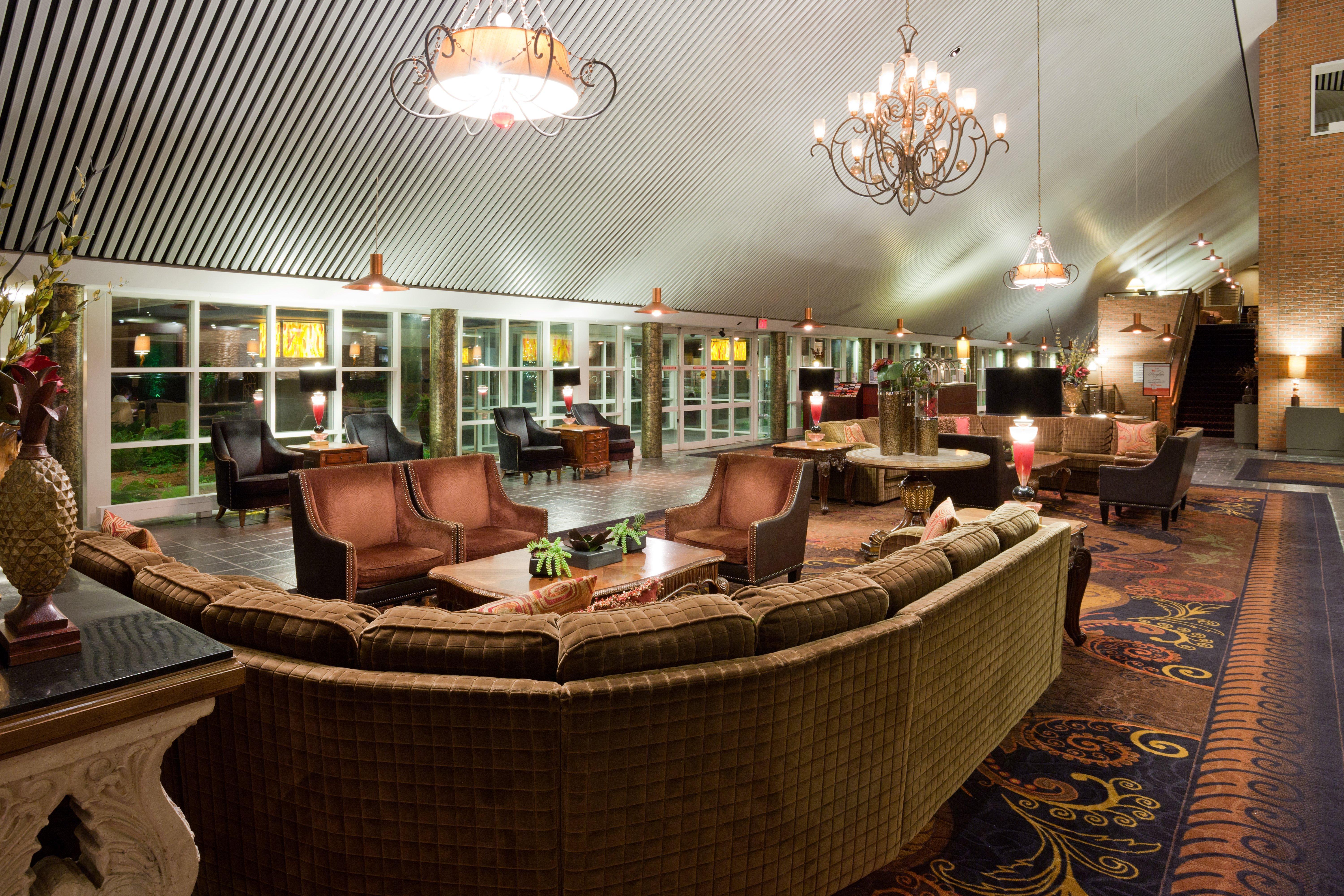 Crowne Plaza Minneapolis West By Ihg Plymouth Exterior photo
