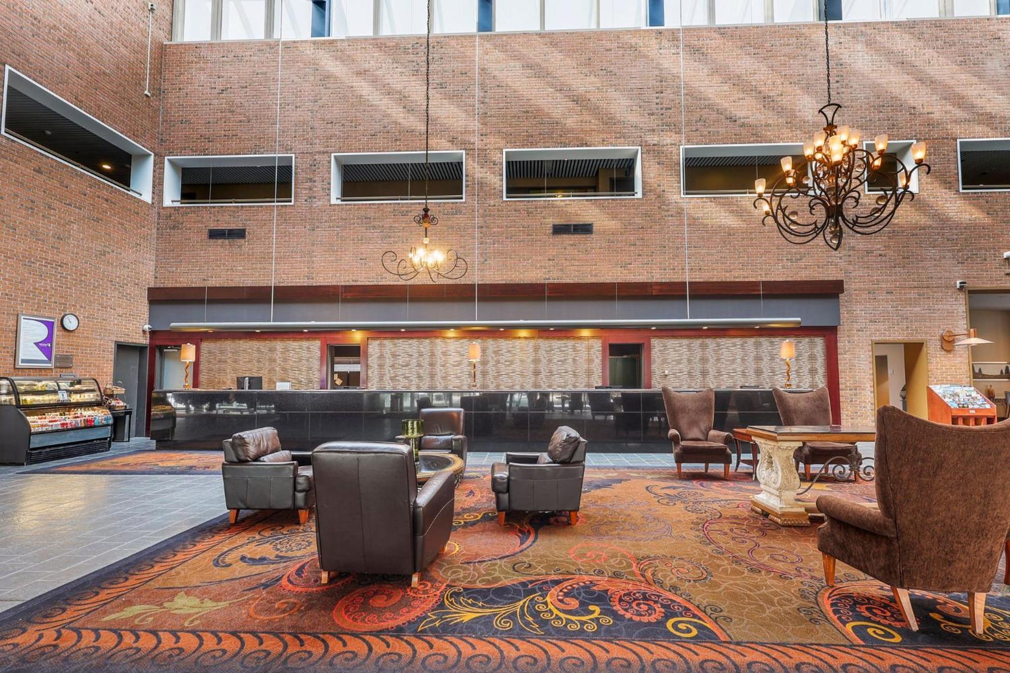 Crowne Plaza Minneapolis West By Ihg Plymouth Exterior photo