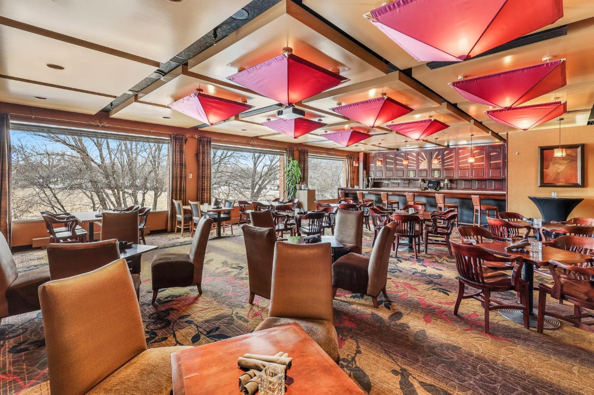 Crowne Plaza Minneapolis West By Ihg Plymouth Exterior photo